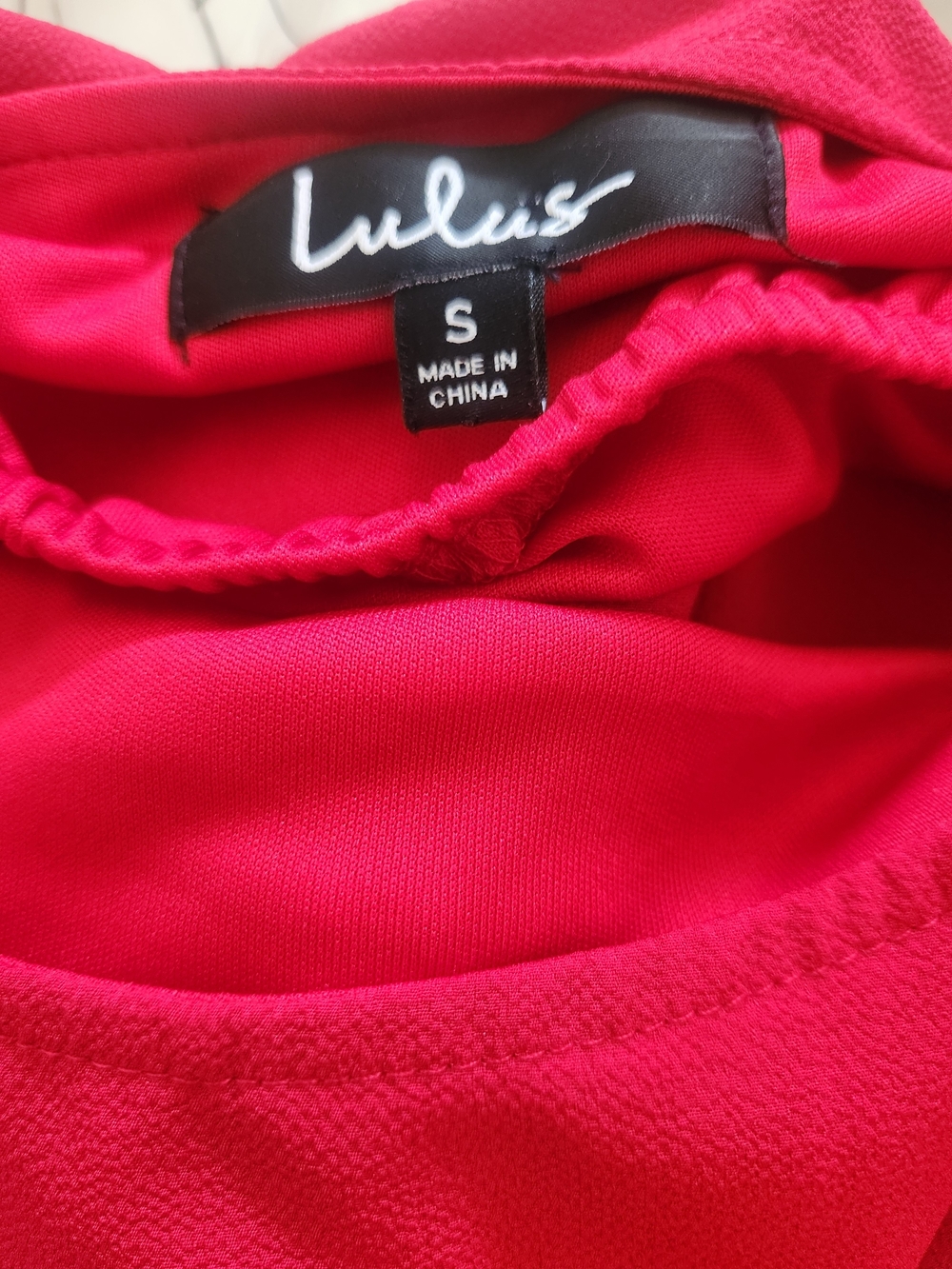 Lulus Sexy Red Off-the-Shoulder Crop Top Size Small - Picture 7 of 7